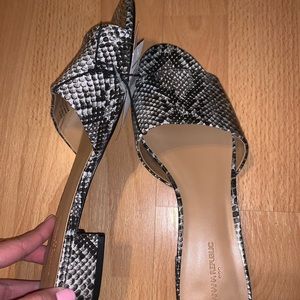 BRAND NEW BANANA REPUBLIC SANDALS!!